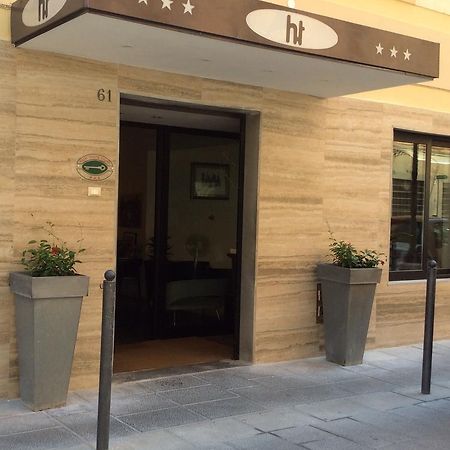 Hotel Touring Livorno Bagian luar foto