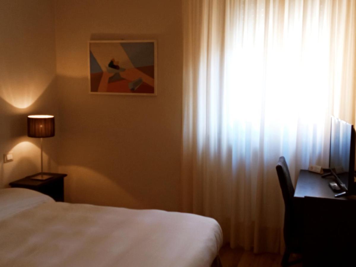 Hotel Touring Livorno Bagian luar foto