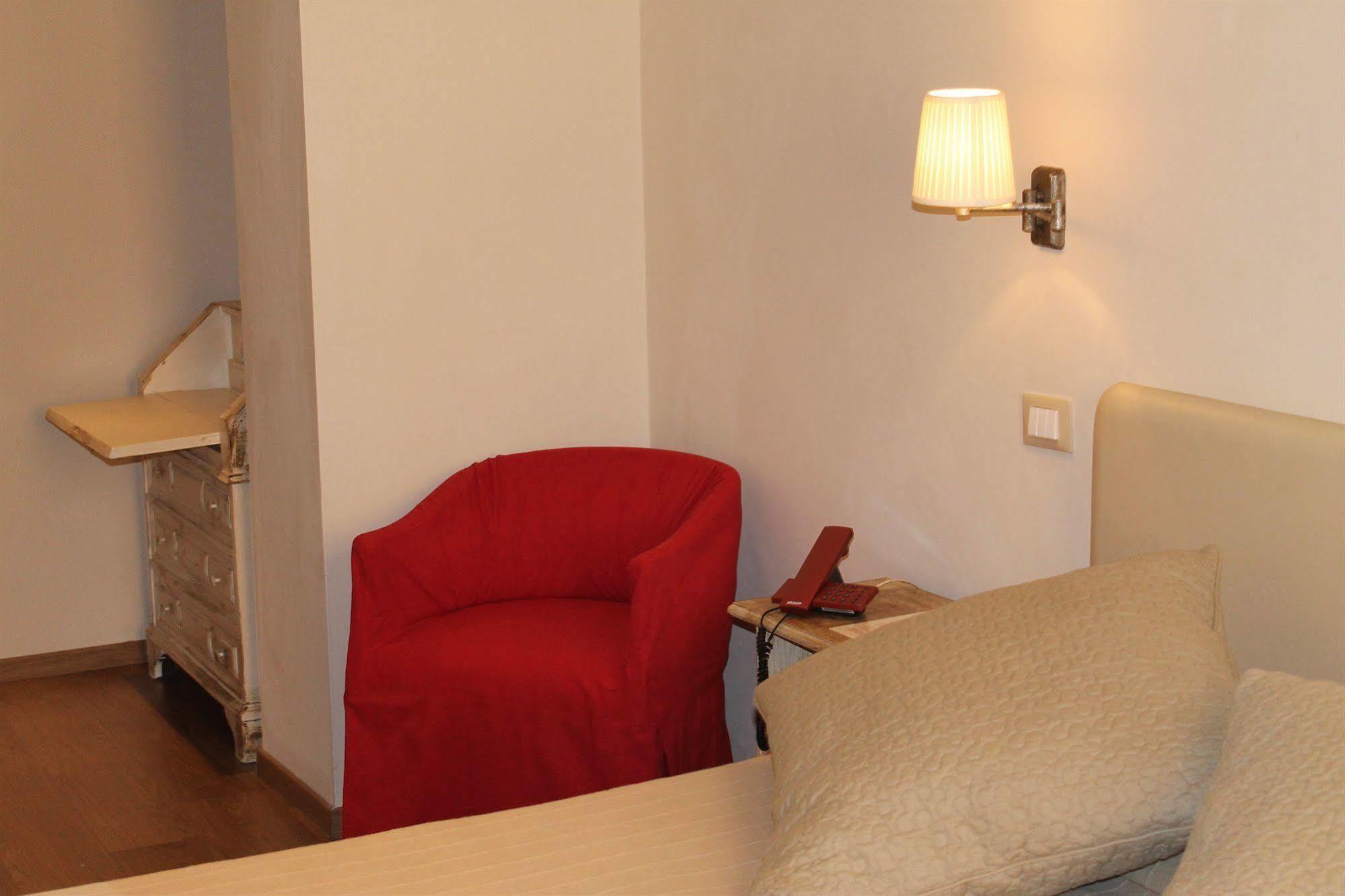 Hotel Touring Livorno Bagian luar foto